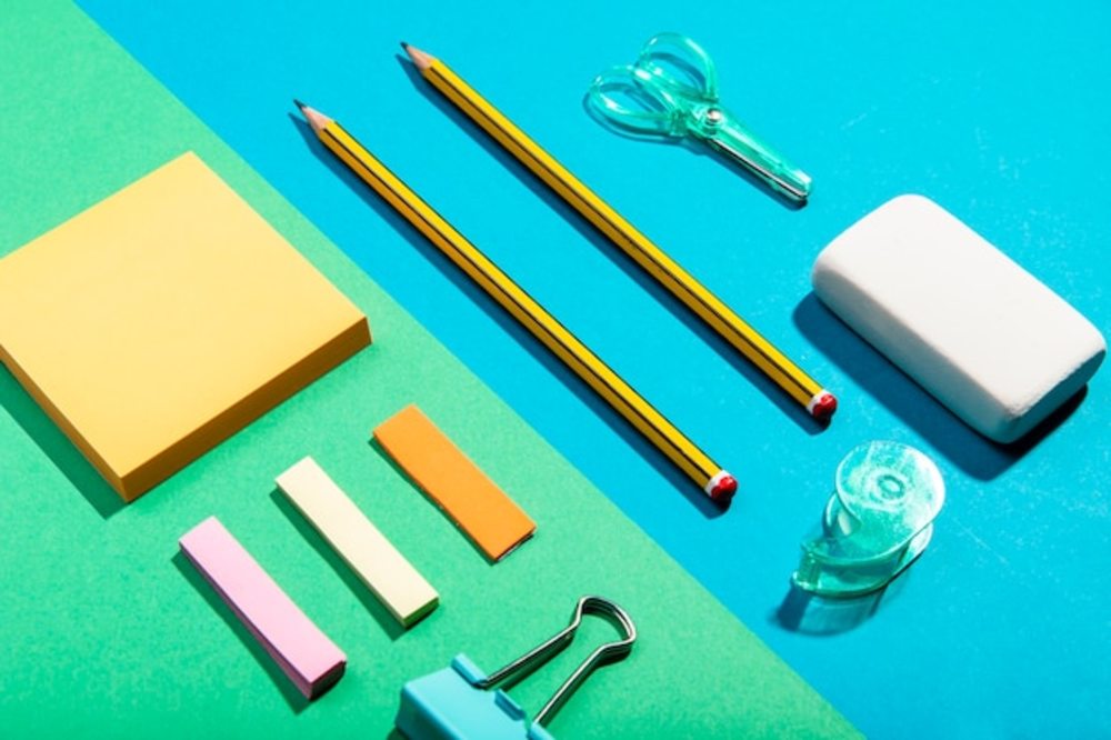 便簽高視圖 Knolling概念下的文具用品藝術化陳列